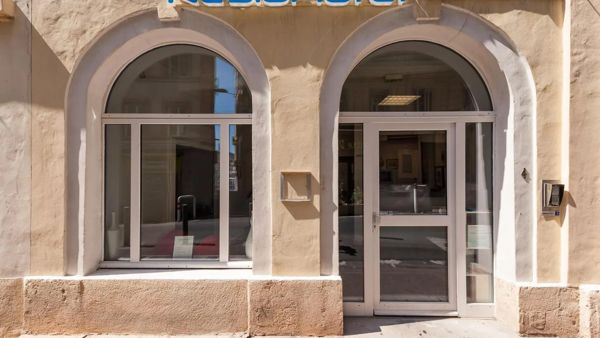 Residhotel Vieux Port Marseille 3*,
